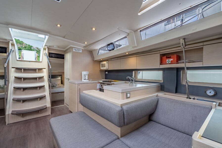 Oceanis 51.1 Sunday Girl