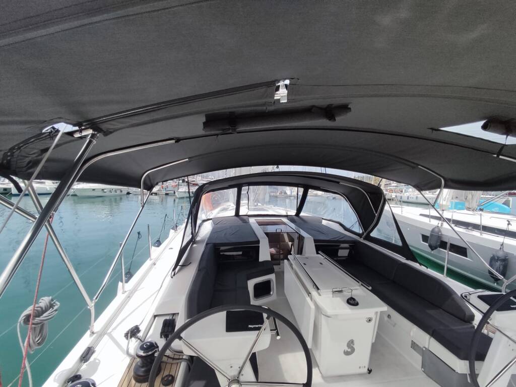 Oceanis 51.1 DALIA (generator, air condition, watermaker, solar panels, WIFI included in the price, 1 SUP free of charge)