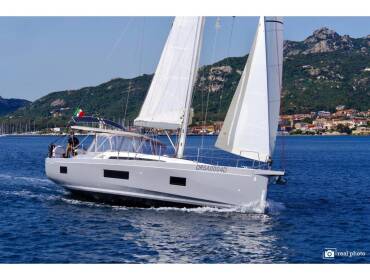 Oceanis 51.1 • ORSA 4 - Water maker, Solar Panel