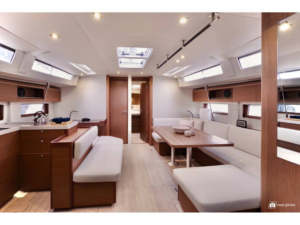 Oceanis 51.1 Selinde - Water maker, Solar Panel