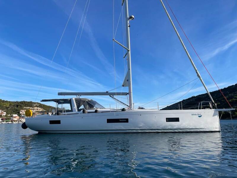 Oceanis Yacht 54 White Bird 