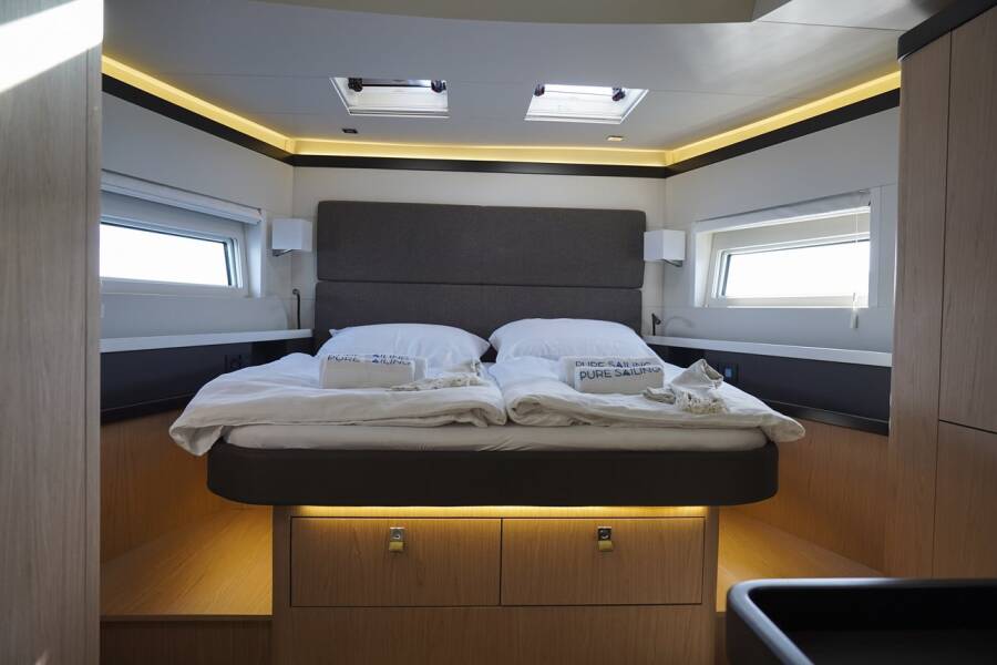 Oceanis Yacht 62 Onyx