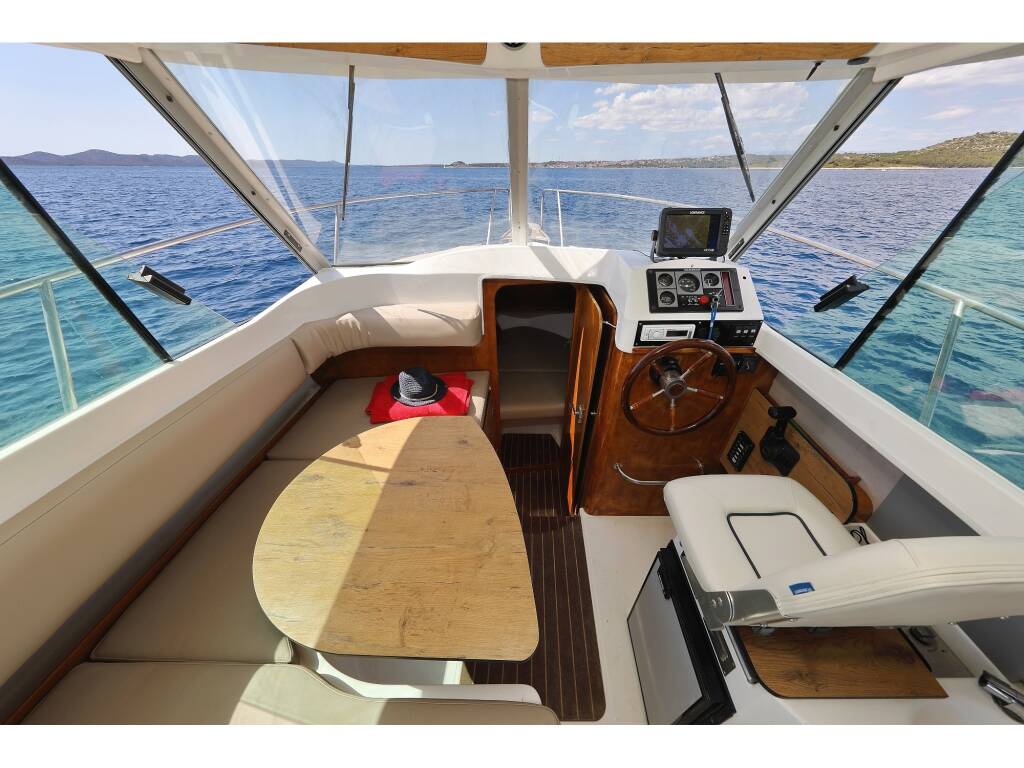 Ocqueteau Timonier 715 Custom Refit 