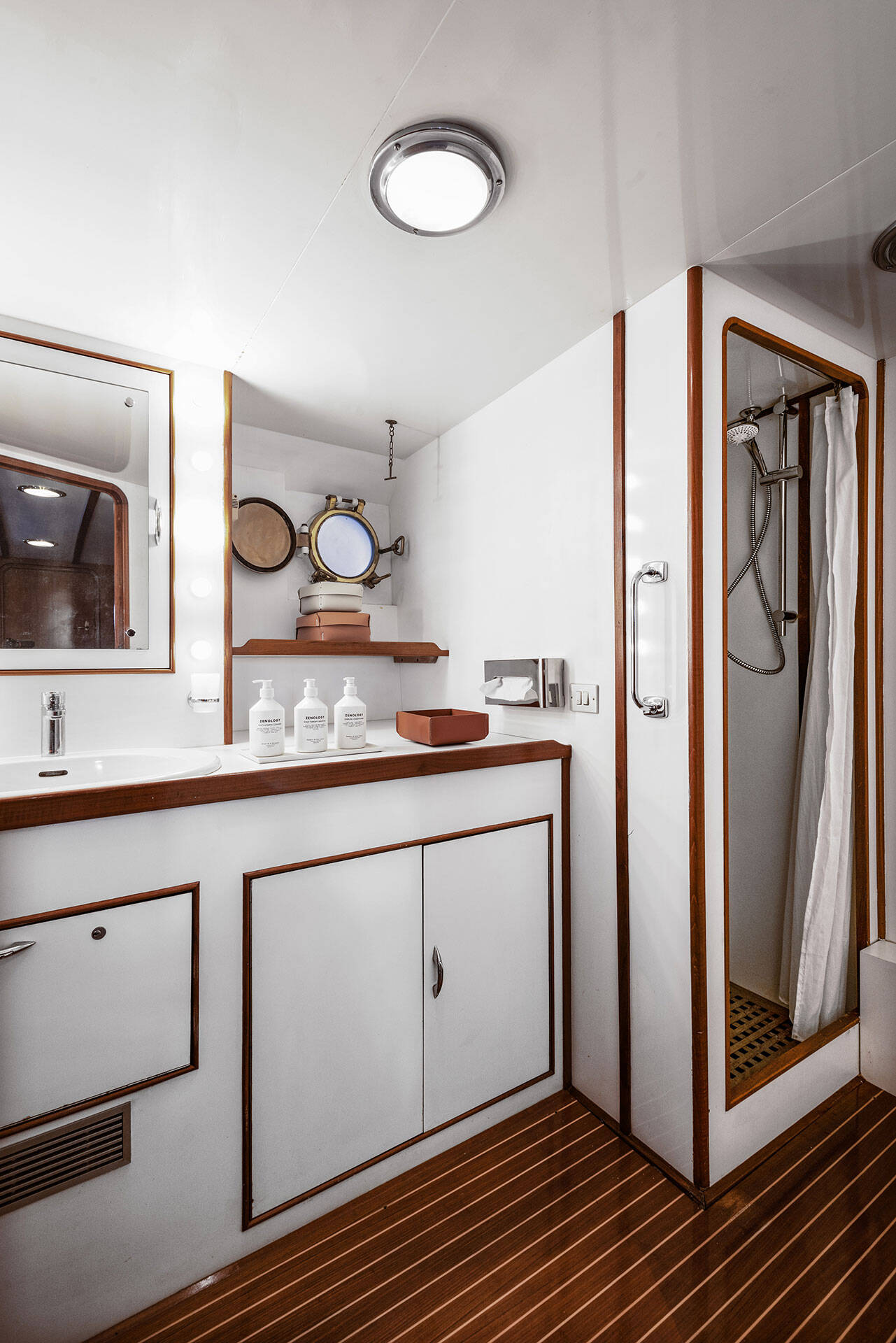 Pacific Class 85 Five Angels - Motor yacht