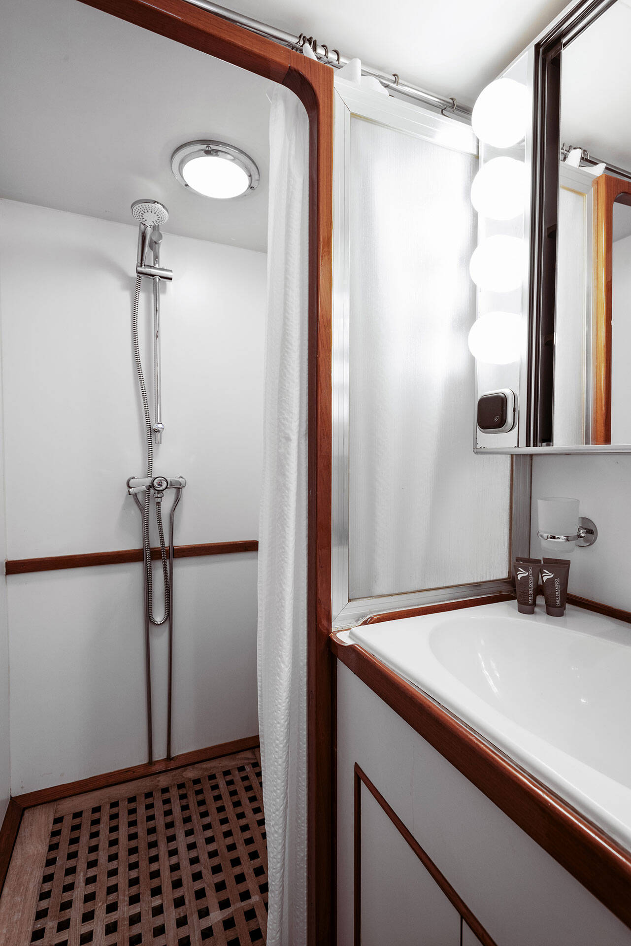 Pacific Class 85 Five Angels - Motor yacht