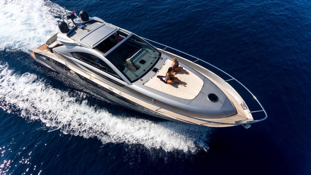 Pearl Sea 56 Silver Arrow