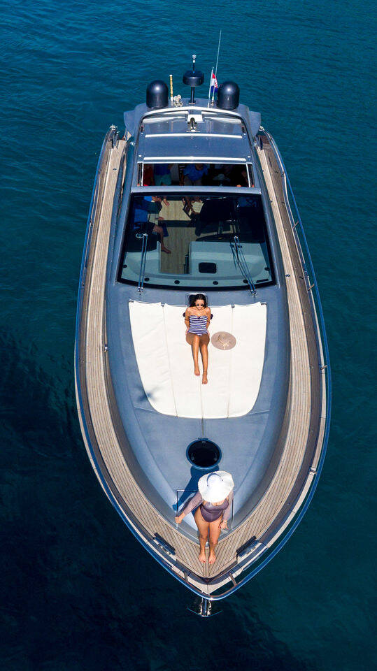 Pearl Sea 56 Silver Arrow