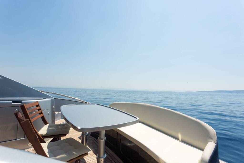 Pearl Sea 56 Silver Arrow