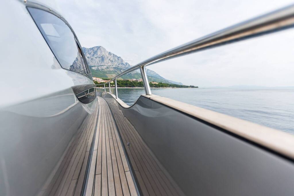 Pearl Sea 56 Silver Arrow