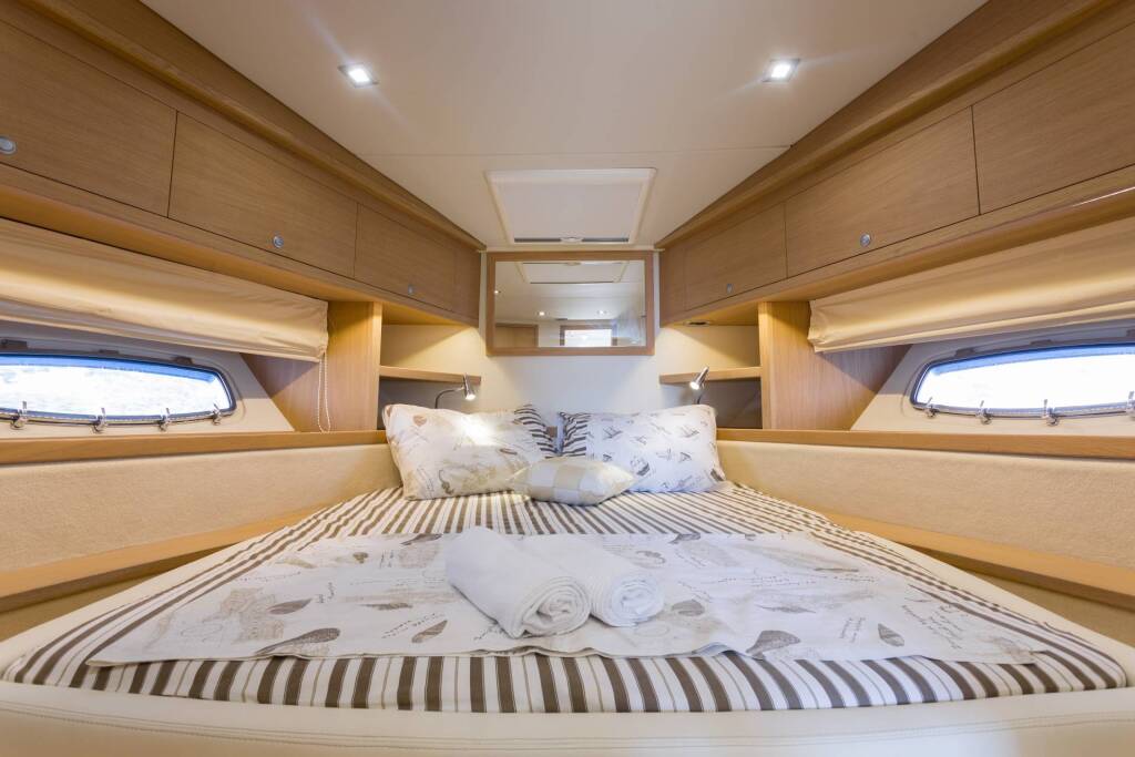 Pearl Sea 56 Silver Arrow