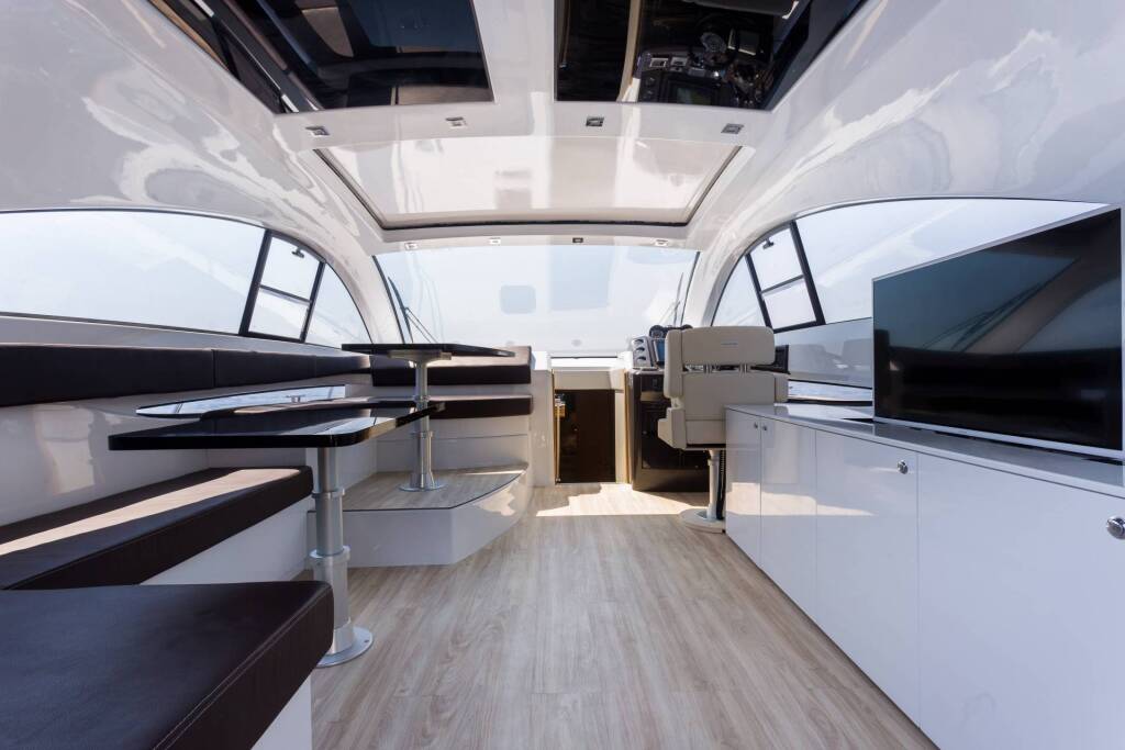 Pearl Sea 56 Silver Arrow