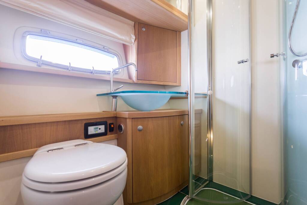 Pearl Sea 56 Silver Arrow