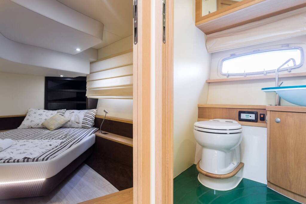 Pearl Sea 56 Silver Arrow