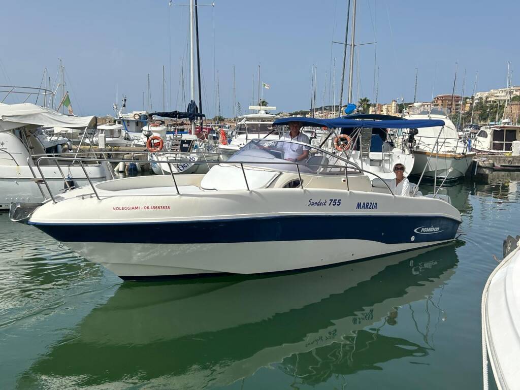 Poseidon 755 sundeck Poseidon Sundeck 755