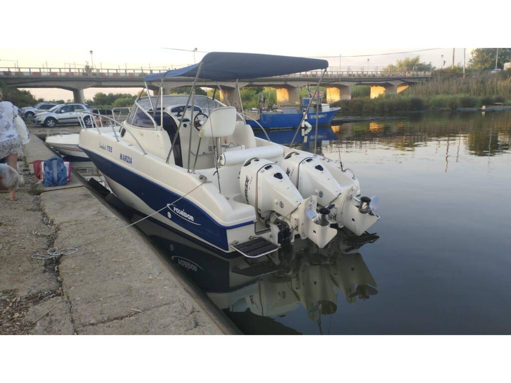 Poseidon 755 sundeck Poseidon Sundeck 755