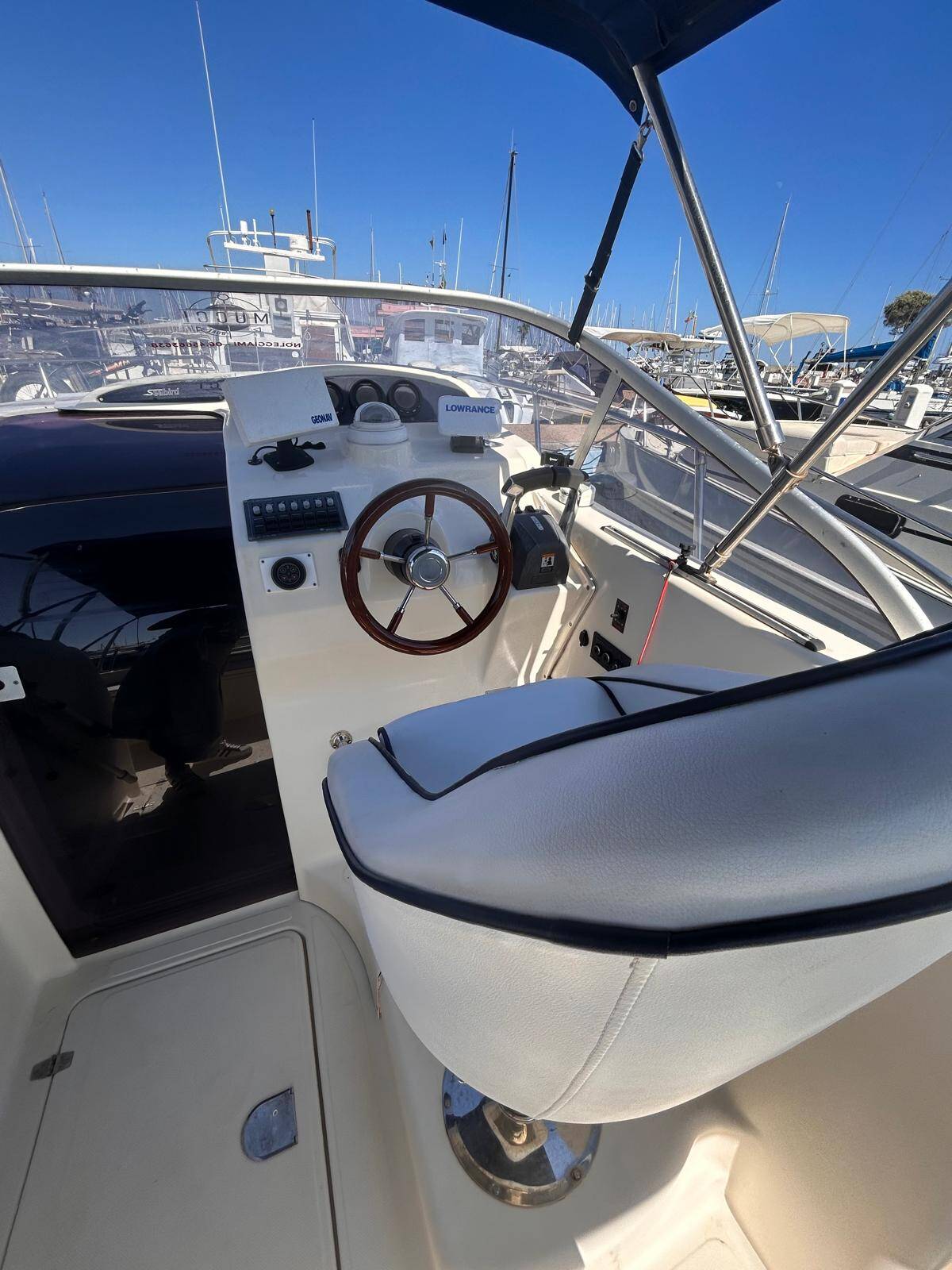 Poseidon 755 sundeck Poseidon Sundeck 755