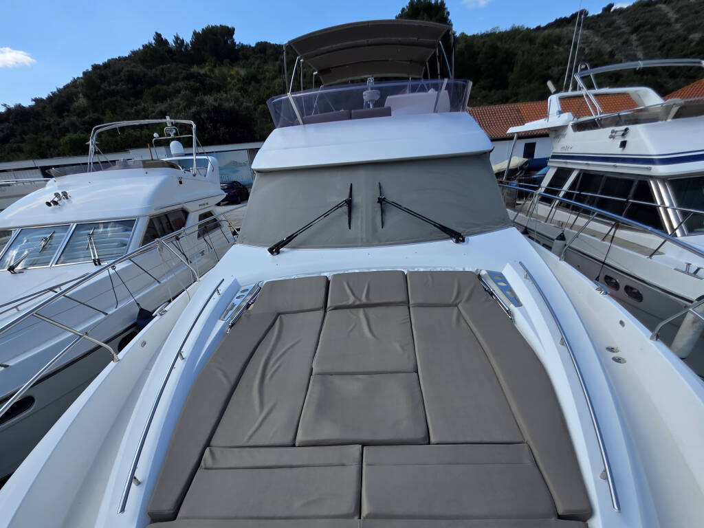 Prestige 550 Fly Very Bery