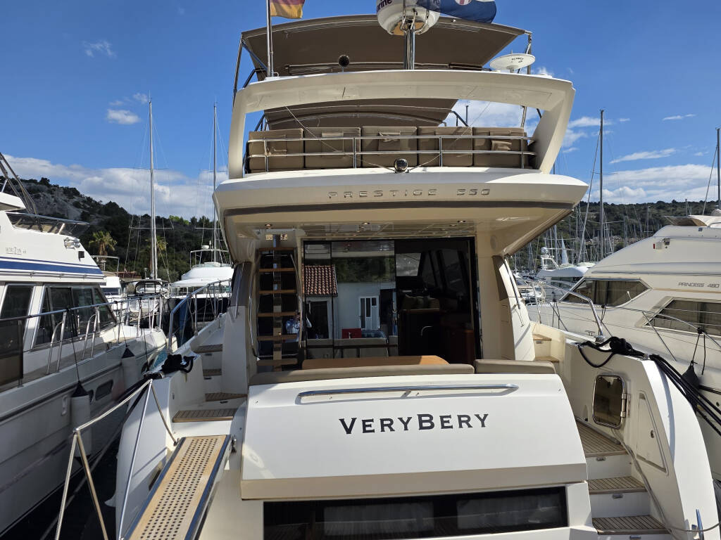 Prestige 550 Fly Very Bery