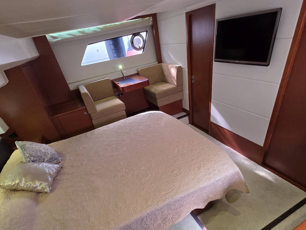 Prestige 550 Fly Very Bery