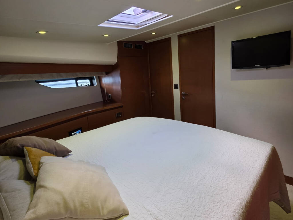 Prestige 550 Fly Very Bery