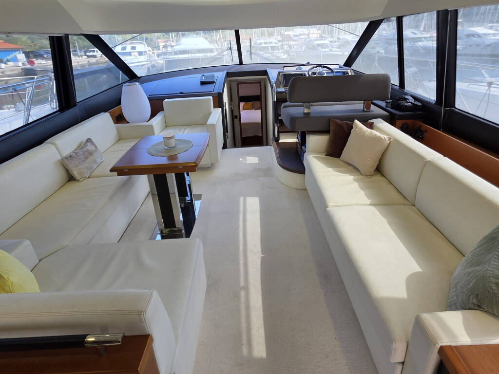 Prestige 550 Fly Very Bery