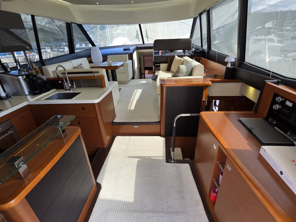Prestige 550 Fly Very Bery