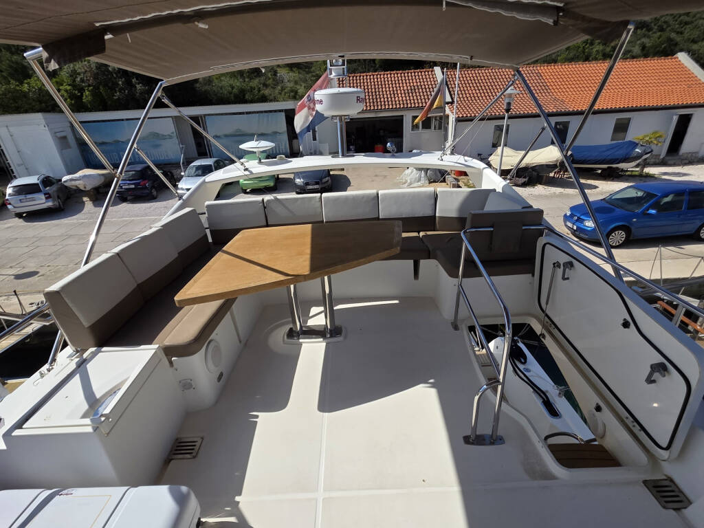 Prestige 550 Fly Very Bery