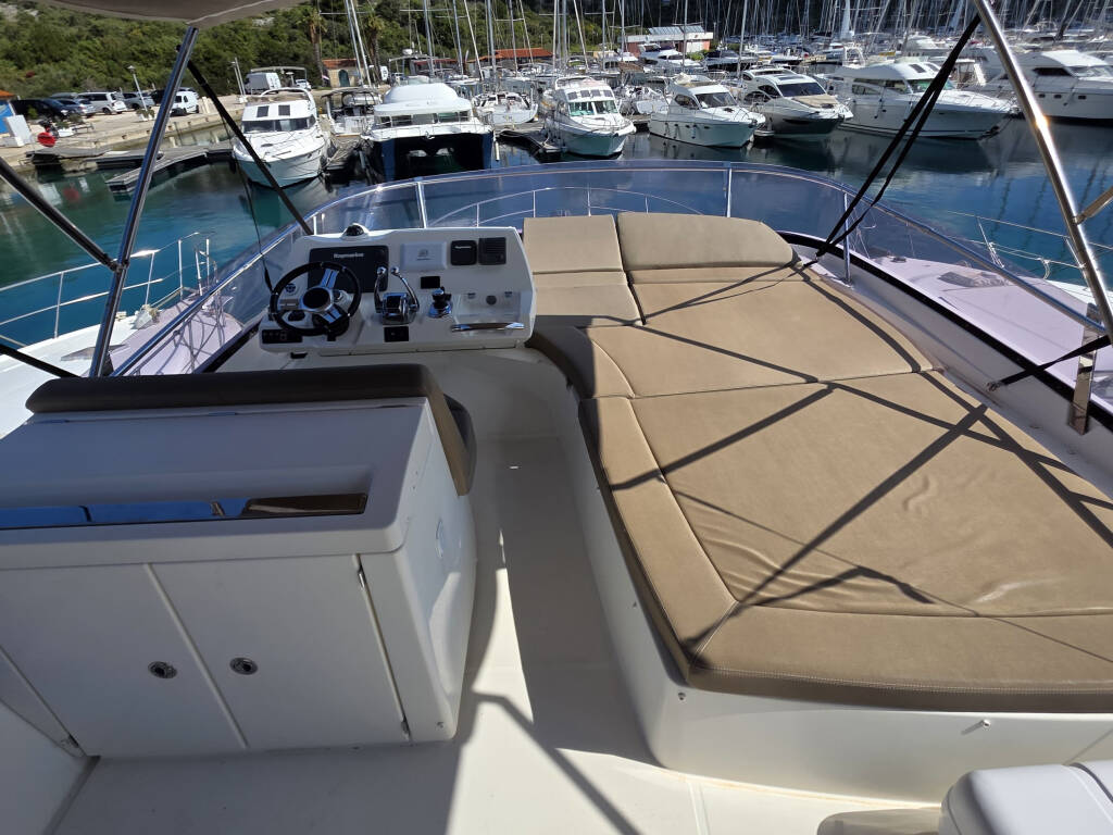 Prestige 550 Fly Very Bery
