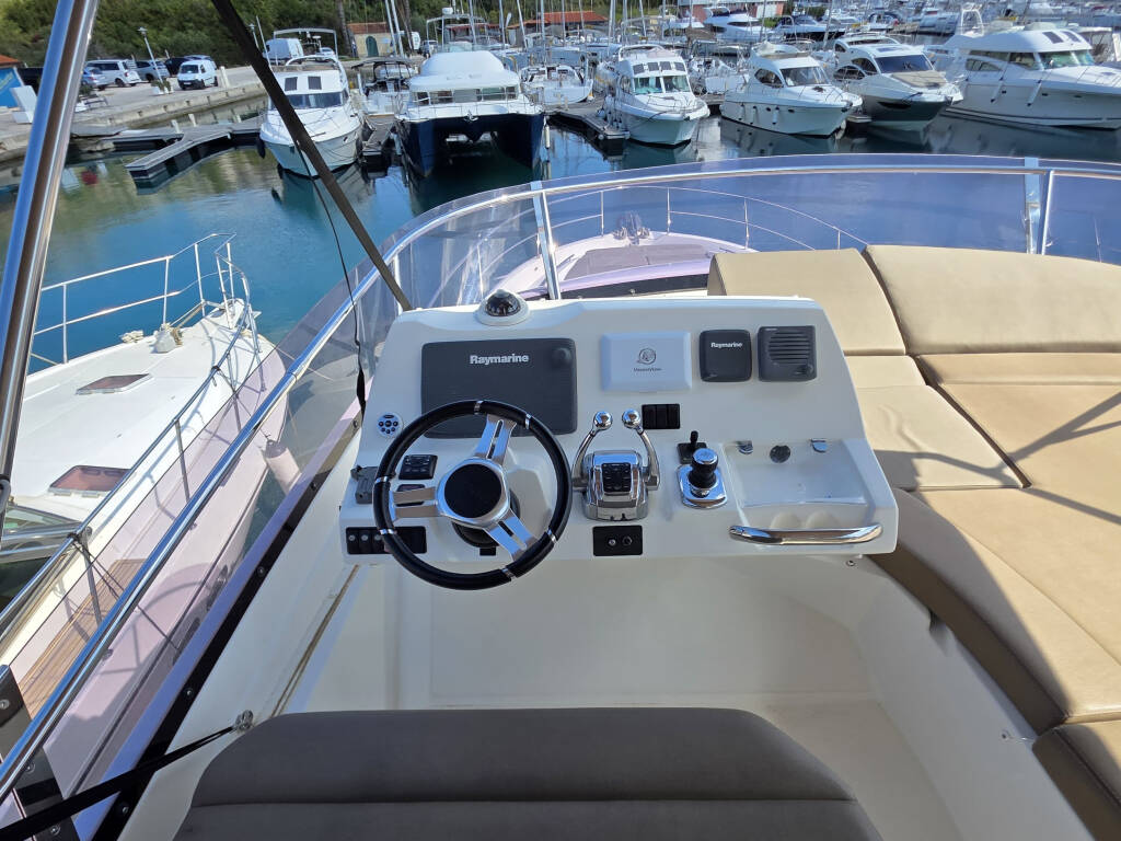 Prestige 550 Fly Very Bery
