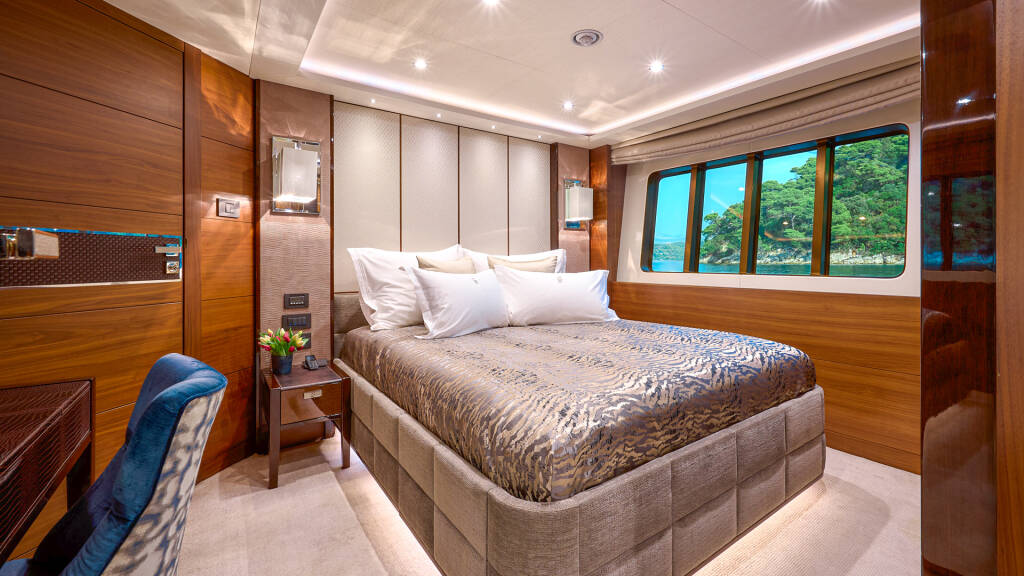 Princess 40m Mirage IV