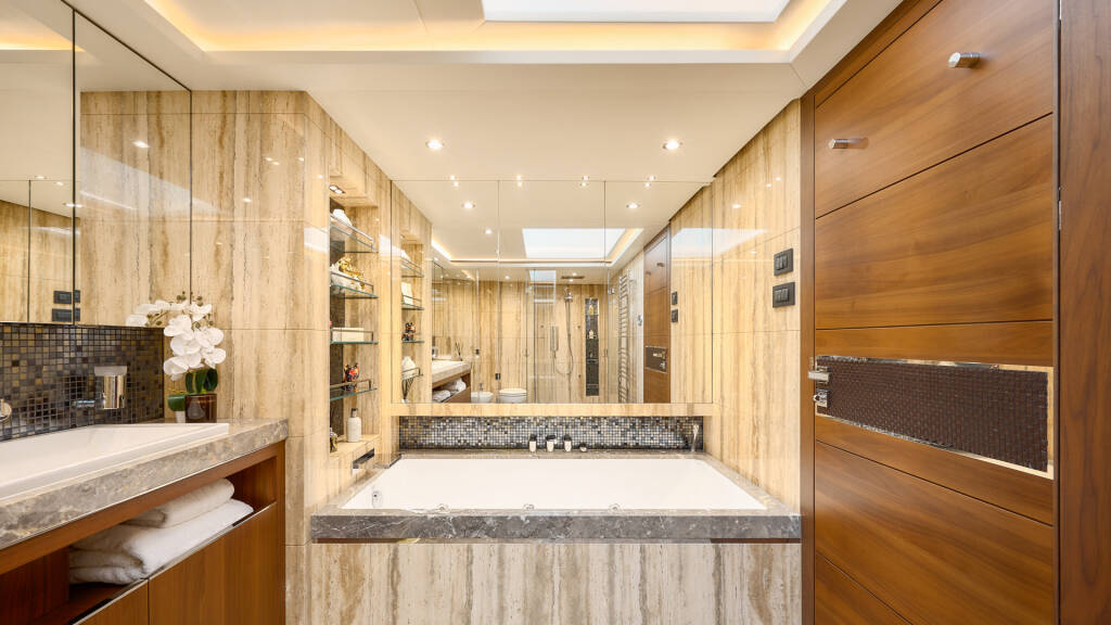 Princess 40m Mirage IV