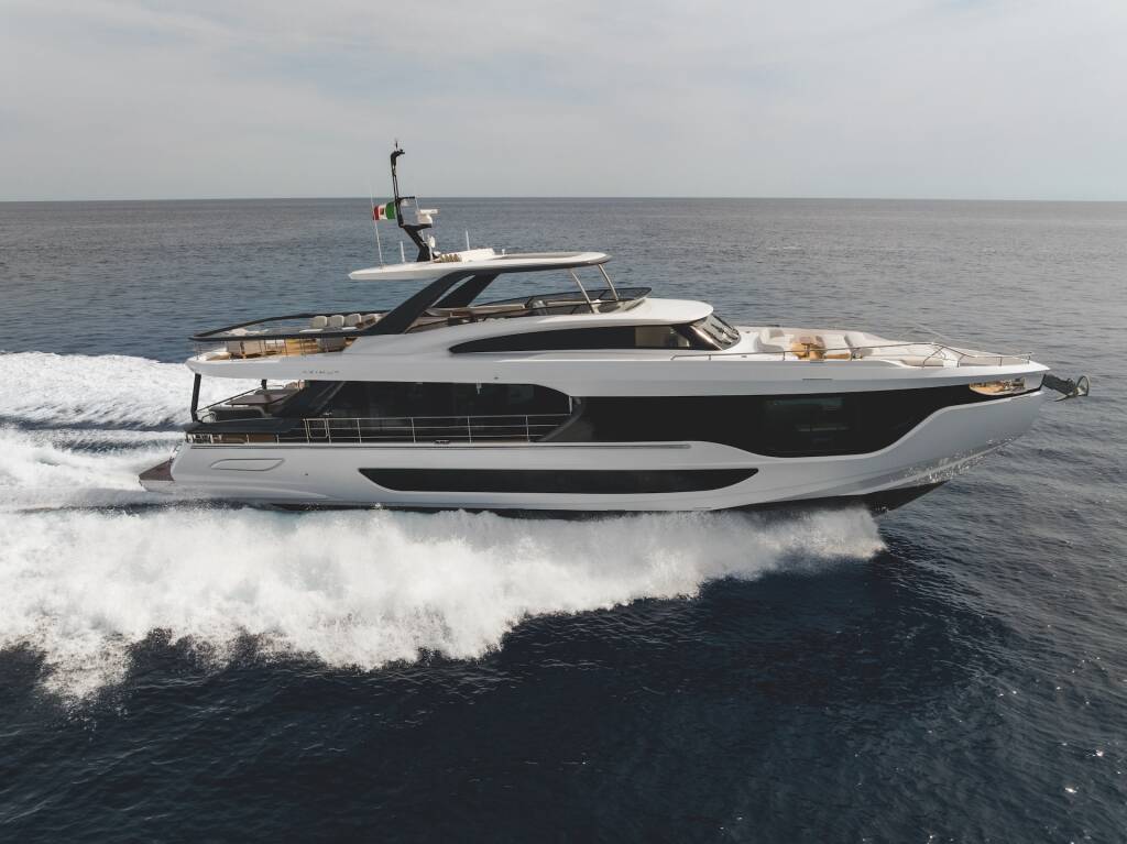 Azimut Grande 26M First Horizon