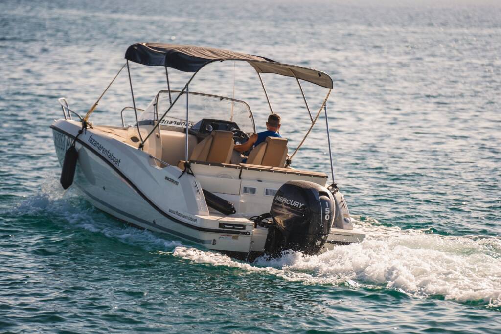 Quicksilver 605 Sundeck F Quicksilver