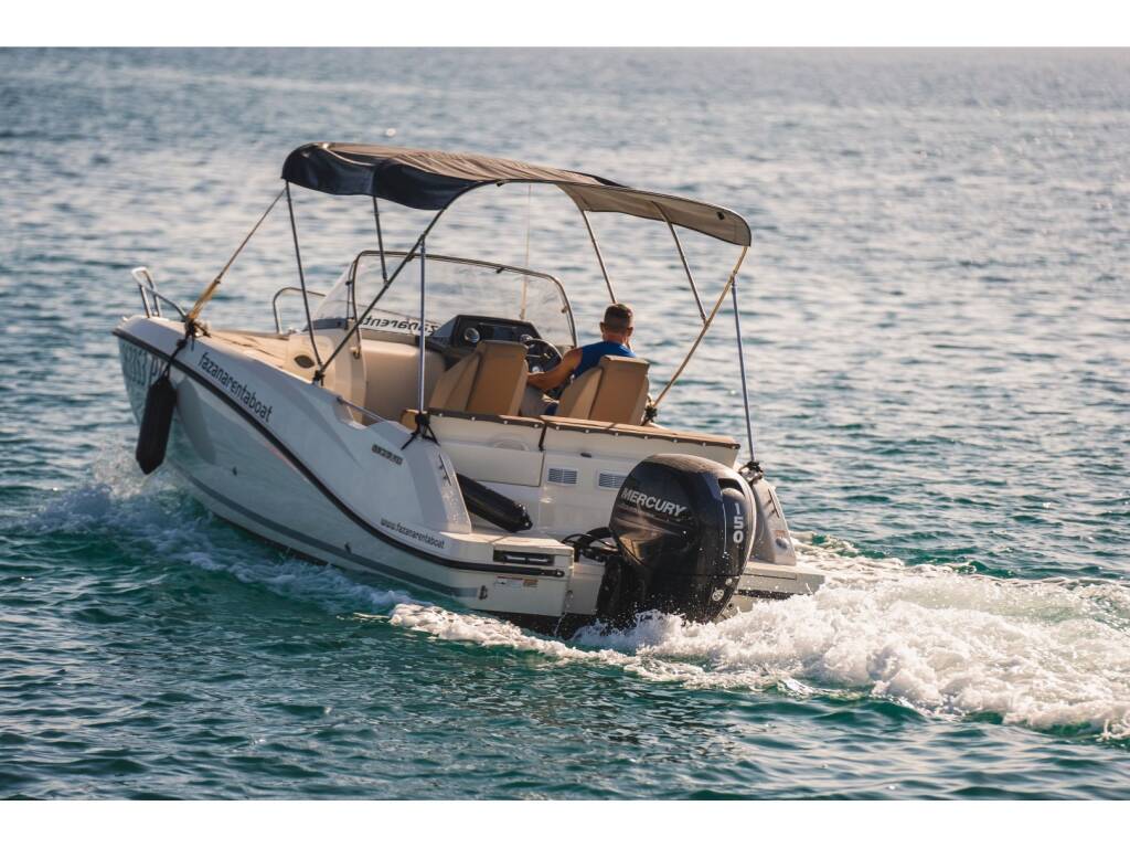 Quicksilver 605 Sundeck F Quicksilver