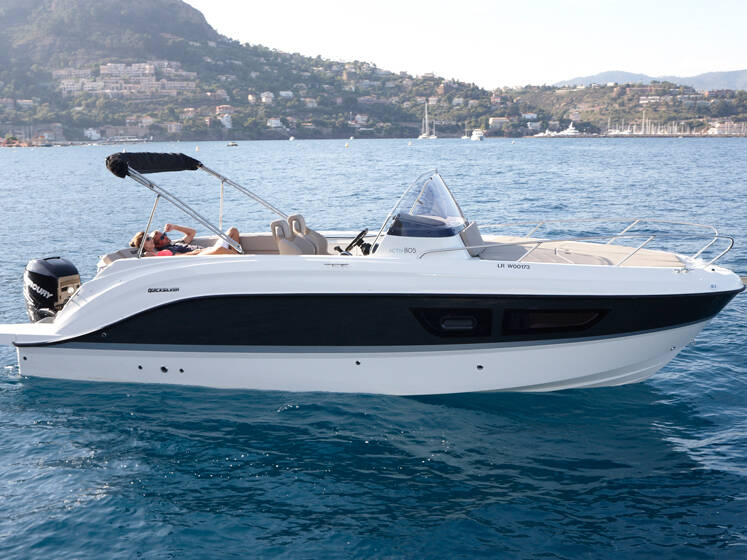 Quicksilver 805 Sundeck Quicksilver 805