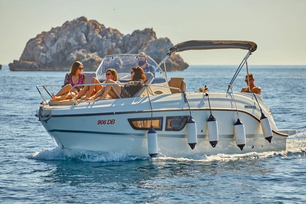 Quicksilver 805 Sundeck Quicksilver 805