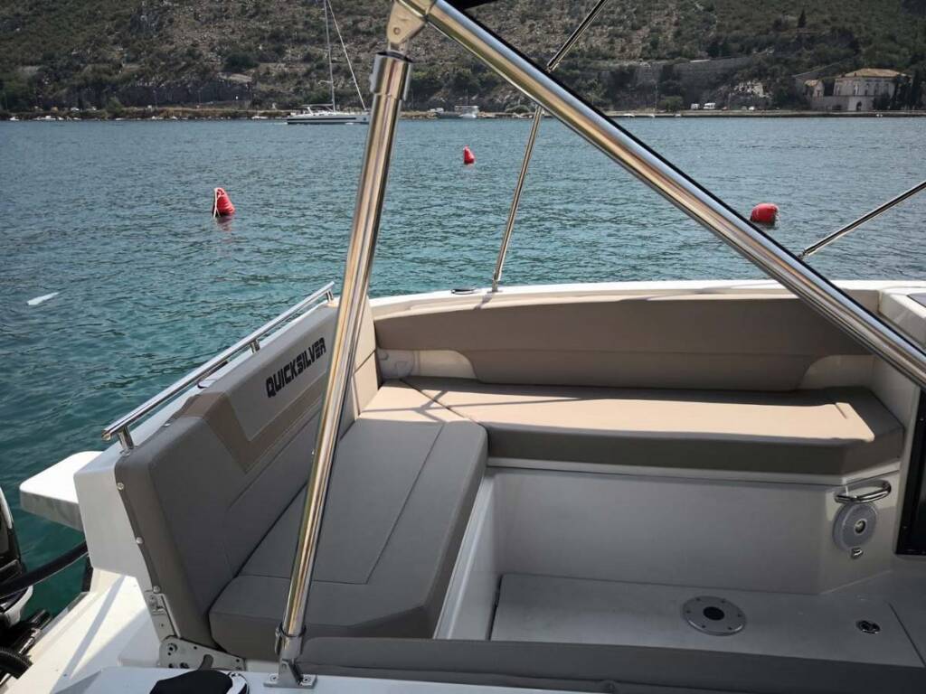 Quicksilver 805 Sundeck Quicksilver 805