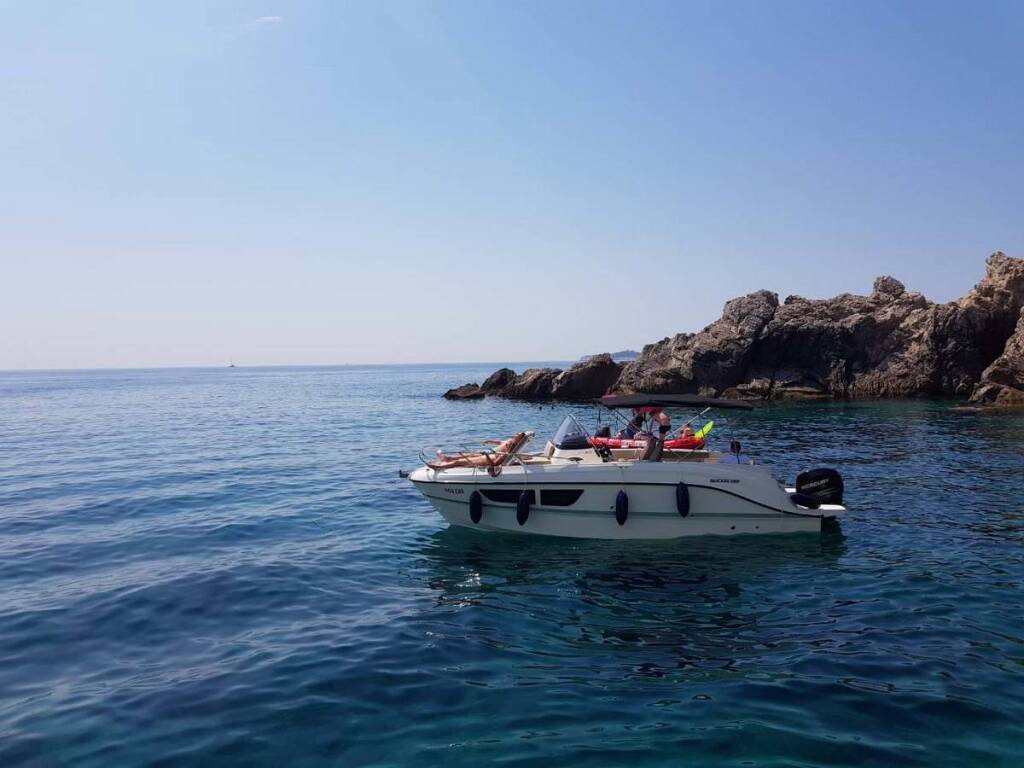 Quicksilver 805 Sundeck Quicksilver 805