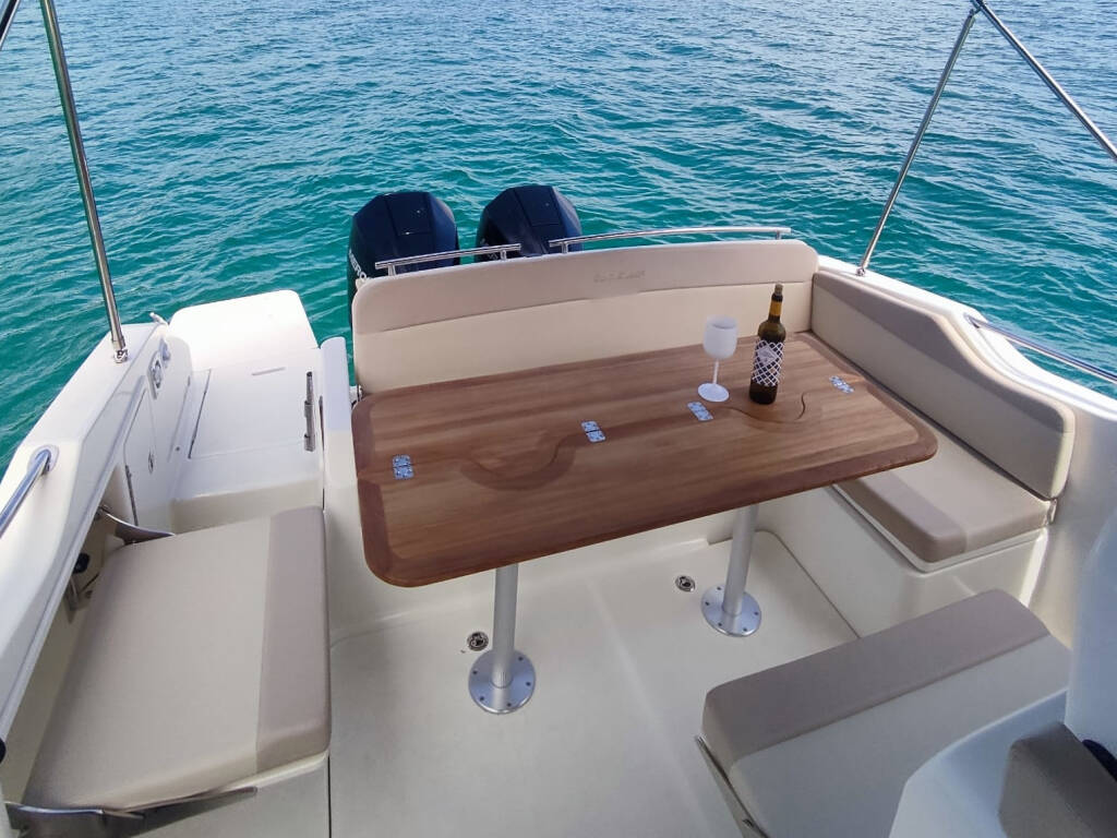 Quicksilver Activ 875 Sundeck Alice