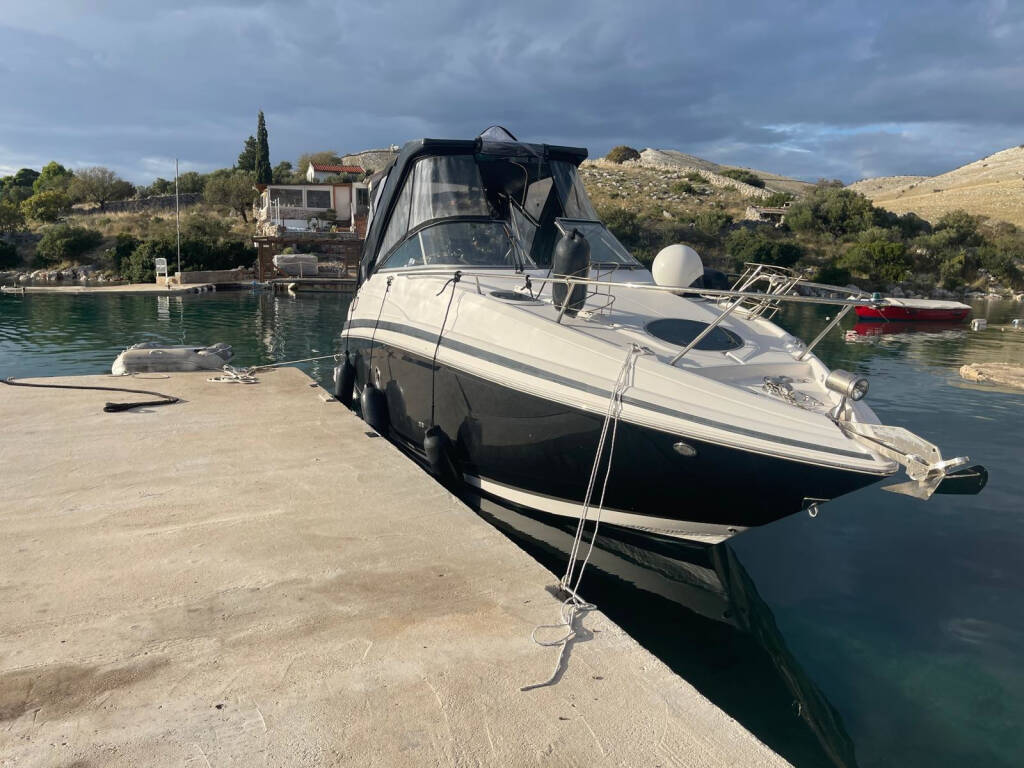 Regal 26 Mercruiser "NO NAME"
