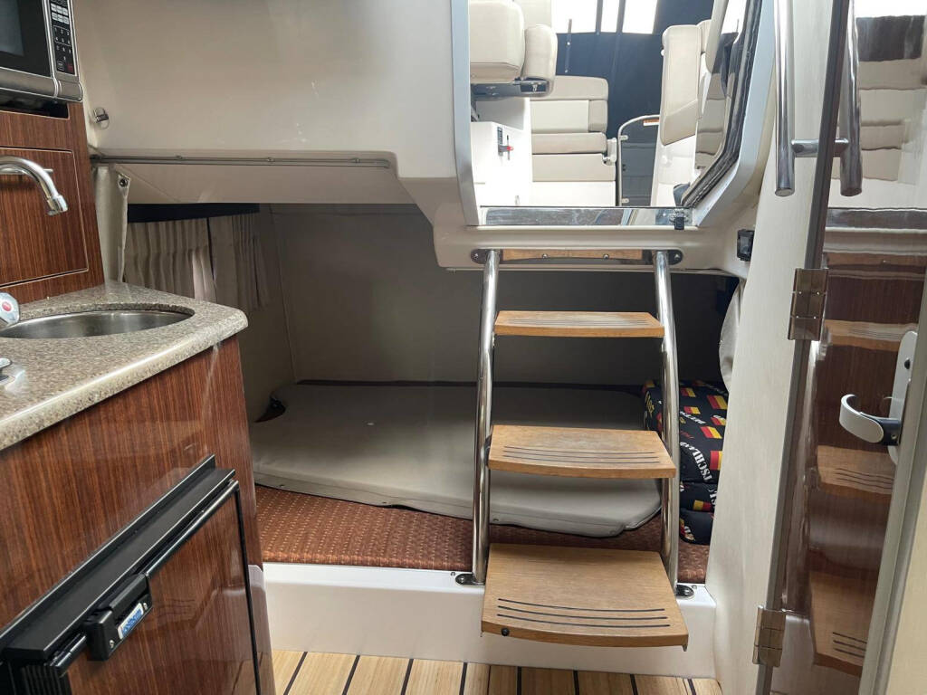 Regal 26 Mercruiser "NO NAME"