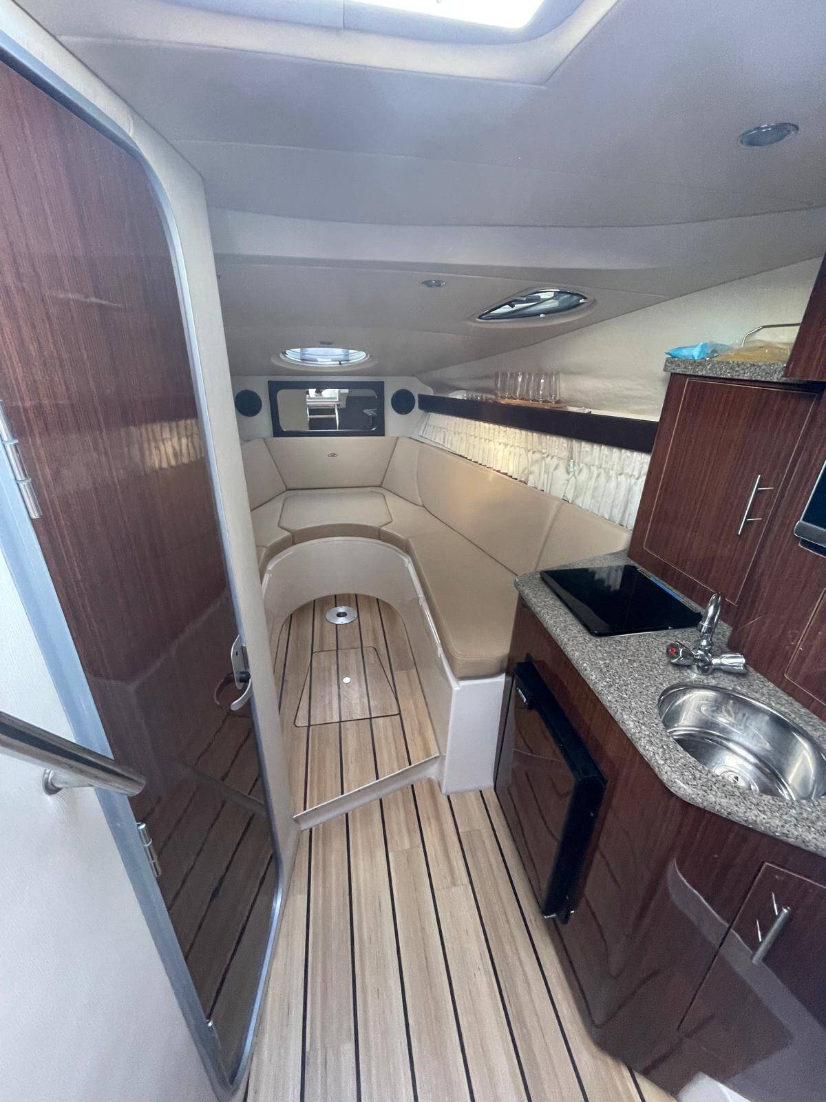 Regal 26 Mercruiser "NO NAME"