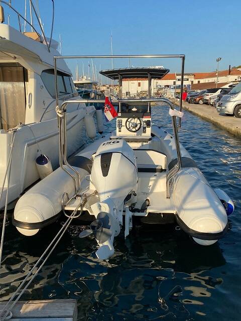 RIB Falkor 22 