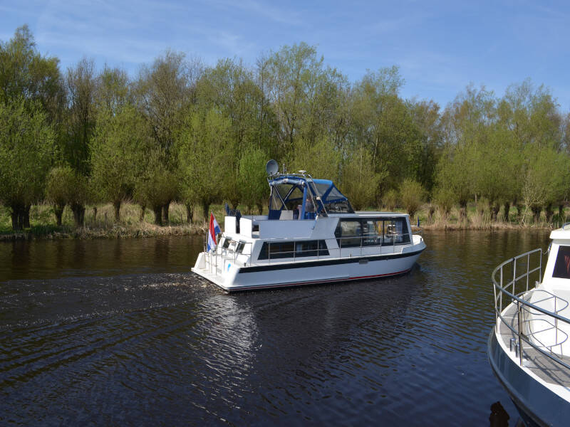 Safari Houseboat 1050 Queen