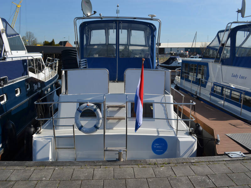 Safari Houseboat 1050 Queen