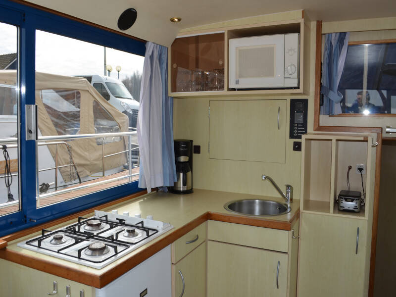 Safari Houseboat 1050 Queen