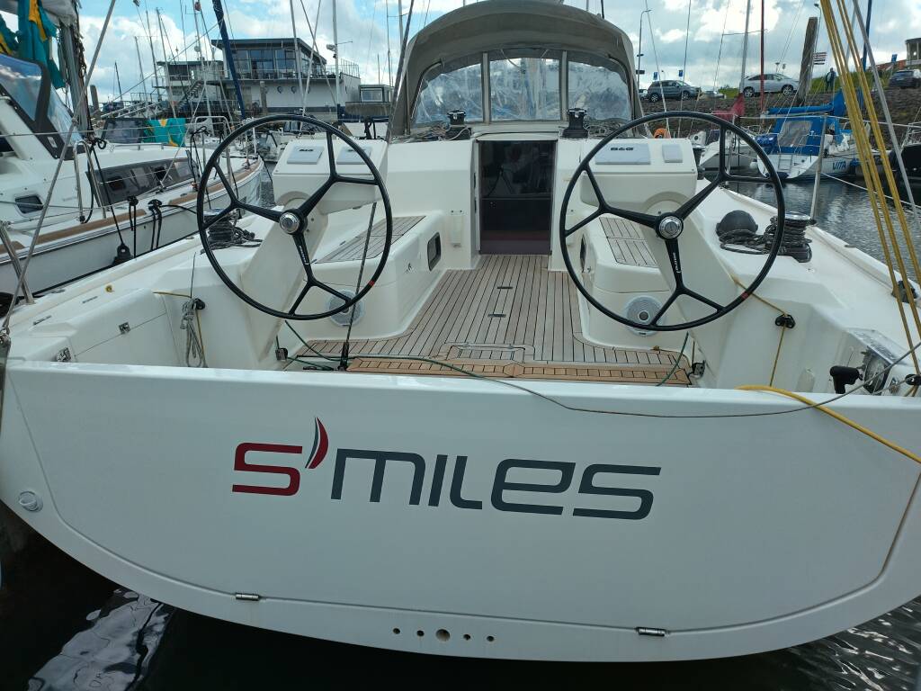 Salona 380 Smiles