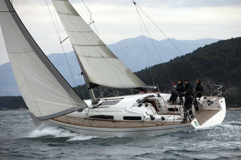 Salona 44 • Calanthe
