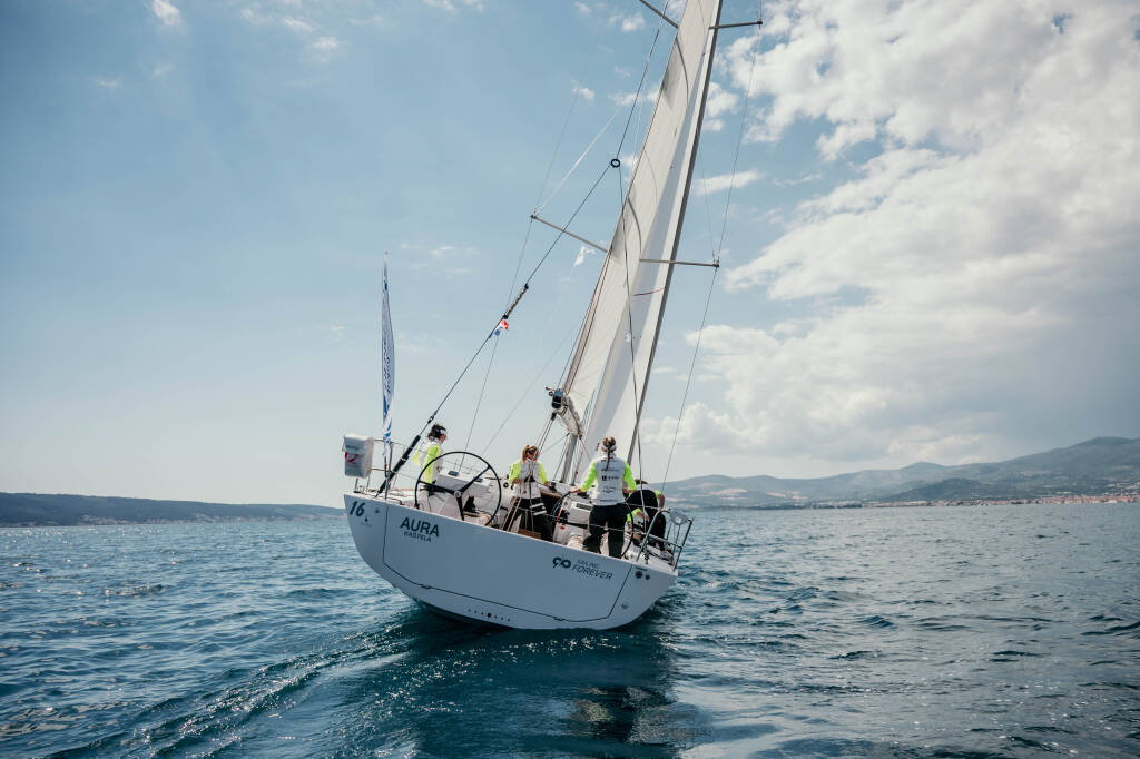 Salona 46 AURA