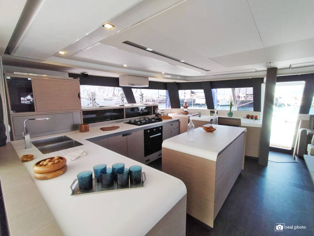 Samana 59 Libertà - Luxury Catamaran, A/C, Generator, Water maker, Solar panel